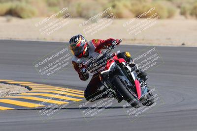 media/Oct-08-2022-SoCal Trackdays (Sat) [[1fc3beec89]]/Turn 10 (945am)/